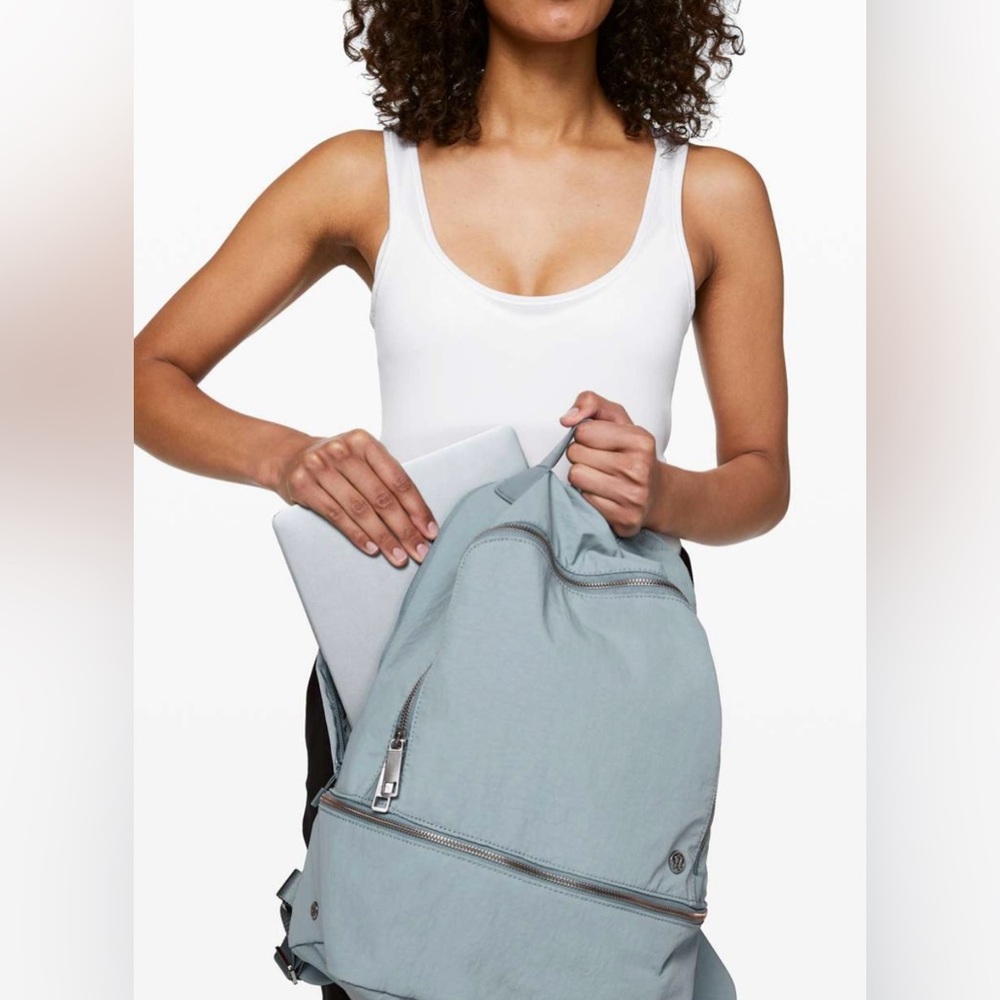 Lululemon City Adventurer Backpack Vol 17 L in Chambray - Picture 10 of 14